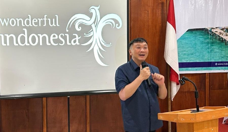 Rico Sia Sesalkan Pembakaran Mahkota Cendrawasih